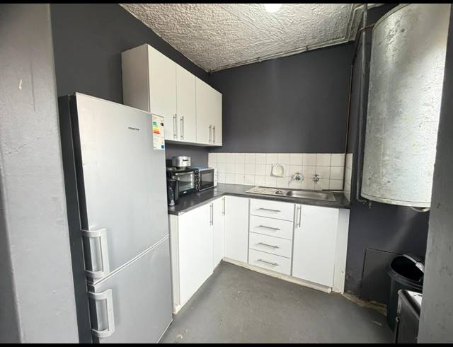 1,500M² APARTMENT BLOCK FOR SALE IN PRETORIA WEST